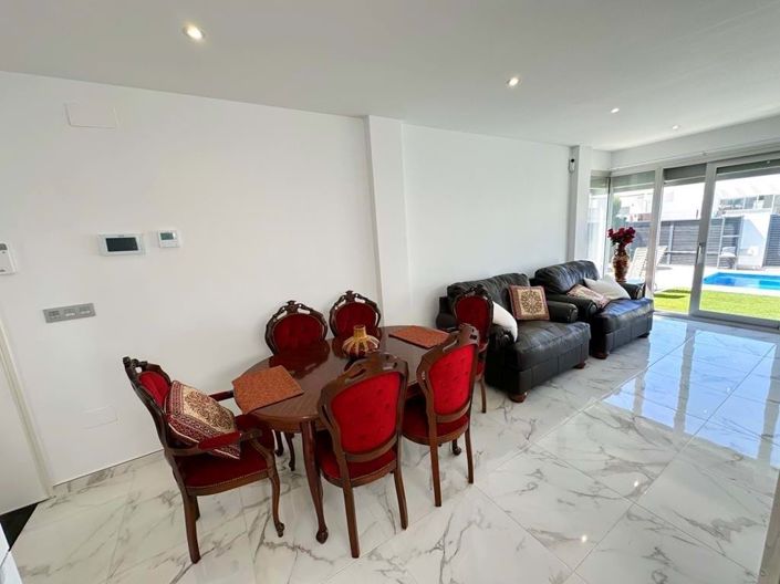 Image No.33-Villa de 4 chambres à vendre à Los Alcázares