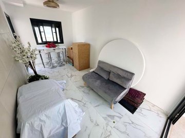 1447-651945-78d1f4f8b6655591b02d22fabb36a692d