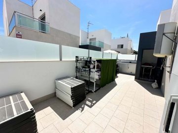 1447-651945-78d1f4f8b6655591b02d22fabb36a692d