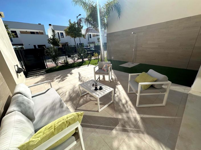 Image No.3-3 Bed Villa for sale