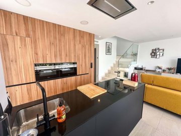 1447-652762-78d1f4f8b6655591b02d22fabb36a692d