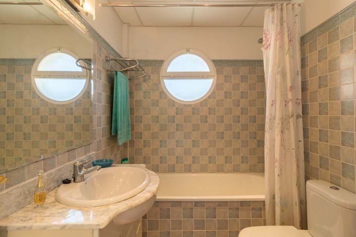 Image No.21-3 Bed Apartment for sale