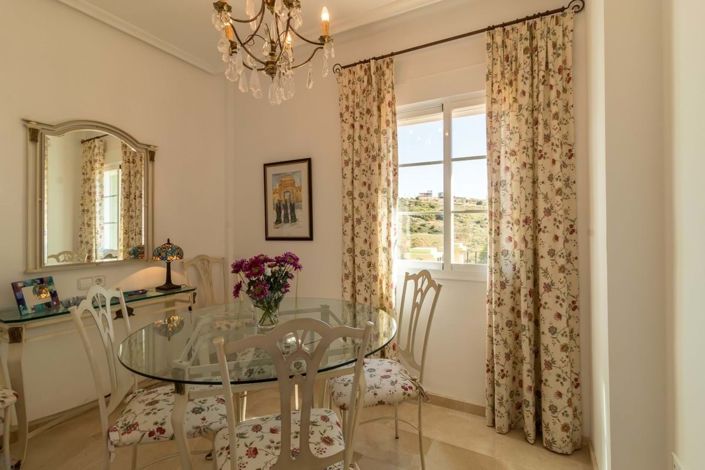 Image No.8-3 Bed Apartment for sale