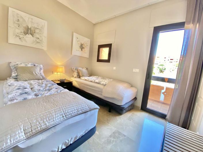 Image No.20-3 Bed Apartment for sale