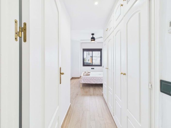 Image No.12-3 Bed Apartment for sale