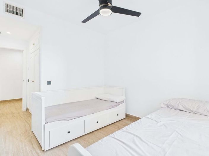 Image No.18-3 Bed Apartment for sale