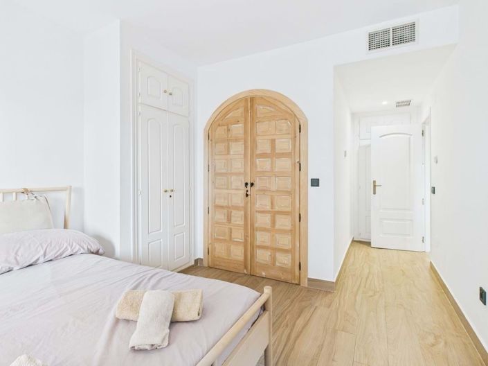 Image No.19-3 Bed Apartment for sale