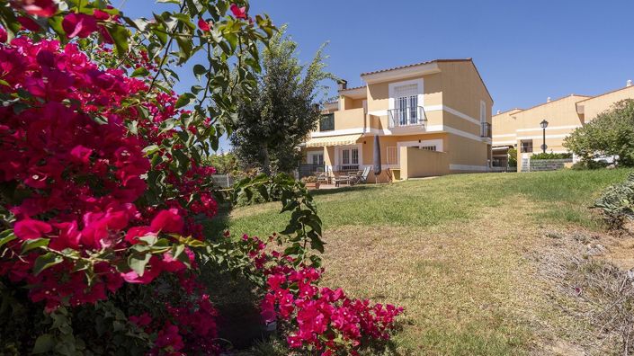 Image No.17-3 Bed Townhouse for sale