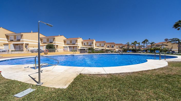 Image No.21-3 Bed Townhouse for sale