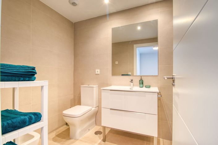 Image No.8-2 Bed Apartment for sale