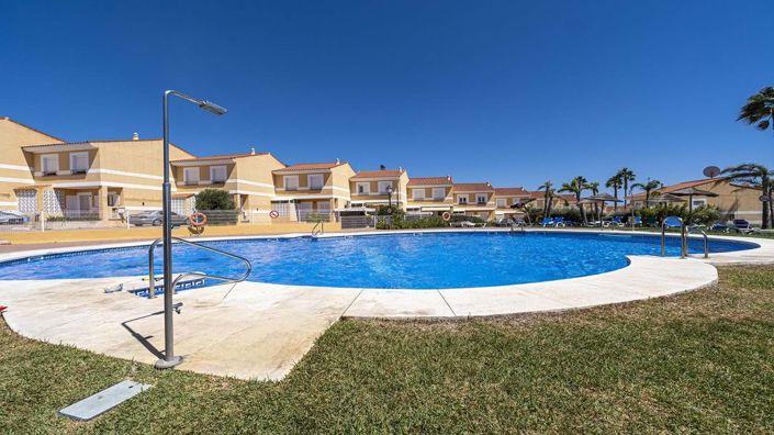 Image No.21-3 Bed Townhouse for sale