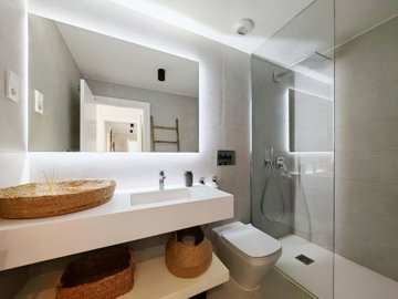 1447-652110-78d1f4f8b6655591b02d22fabb36a692d