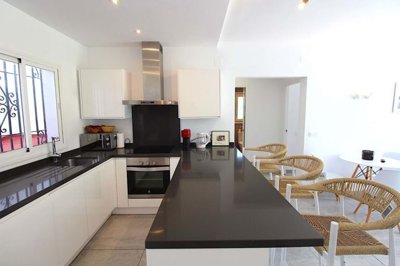 1447-653345-78d1f4f8b6655591b02d22fabb36a692d