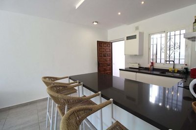 1447-653345-78d1f4f8b6655591b02d22fabb36a692d