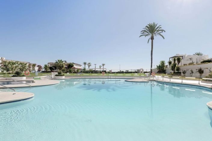 Image No.16-2 Bed Townhouse for sale