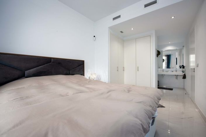 Image No.7-2 Bed Apartment for sale