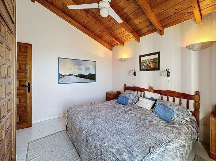 Image No.36-3 Bed Semi-Detached for sale