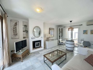 1447-648135-78d1f4f8b6655591b02d22fabb36a692d