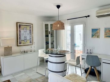 1447-648135-78d1f4f8b6655591b02d22fabb36a692d