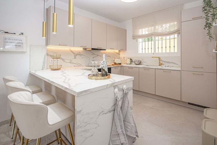 Image No.17-3 Bed Apartment for sale