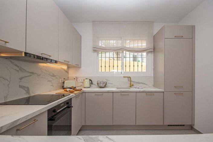 Image No.21-3 Bed Apartment for sale