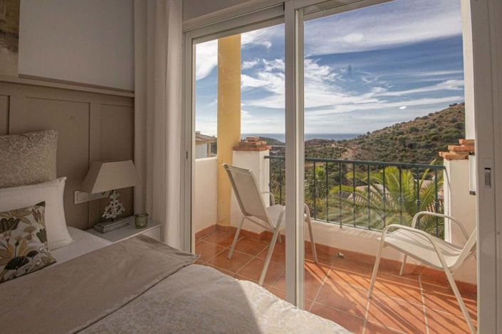 Image No.37-3 Bed Apartment for sale