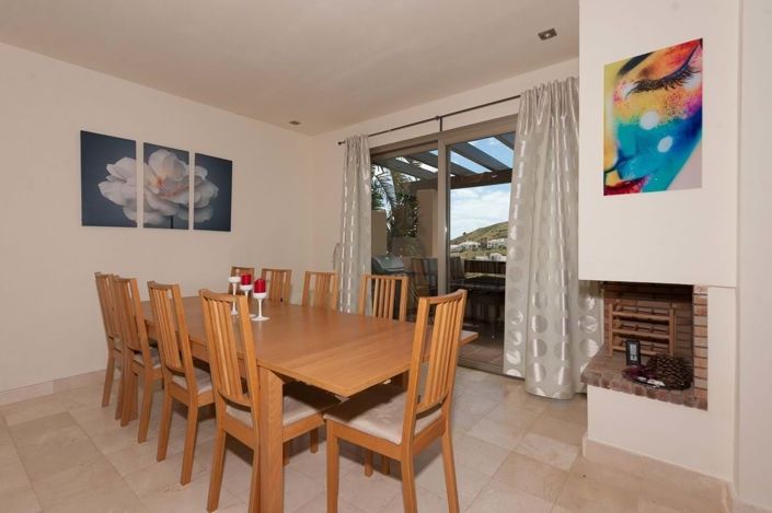 Image No.10-4 Bed Townhouse for sale