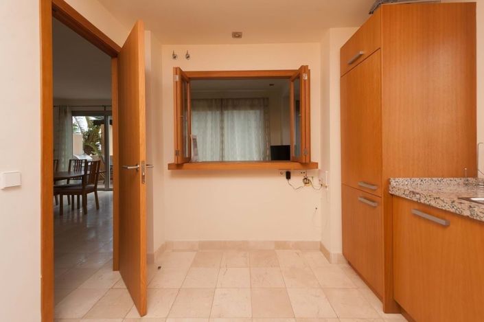 Image No.11-4 Bed Townhouse for sale