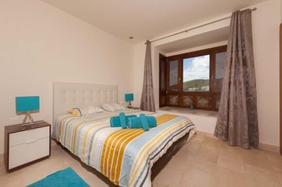 1447-642734-78d1f4f8b6655591b02d22fabb36a692d