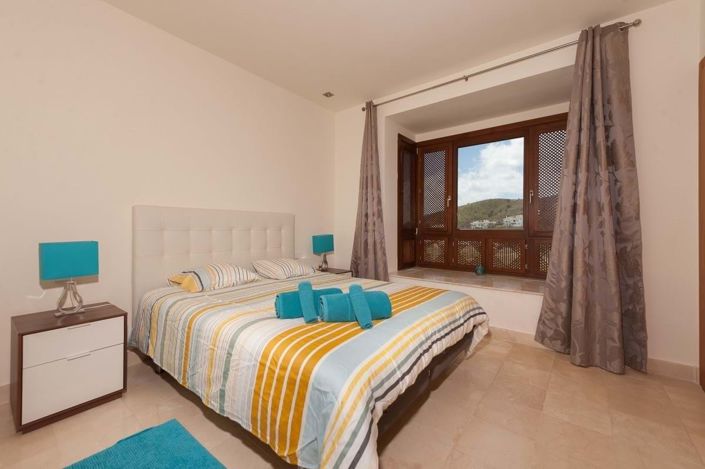 Image No.4-4 Bed Townhouse for sale