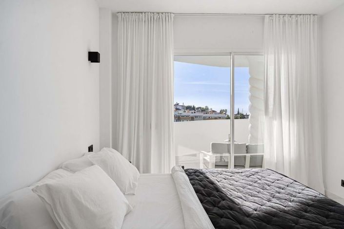 Image No.12-3 Bed Apartment for sale