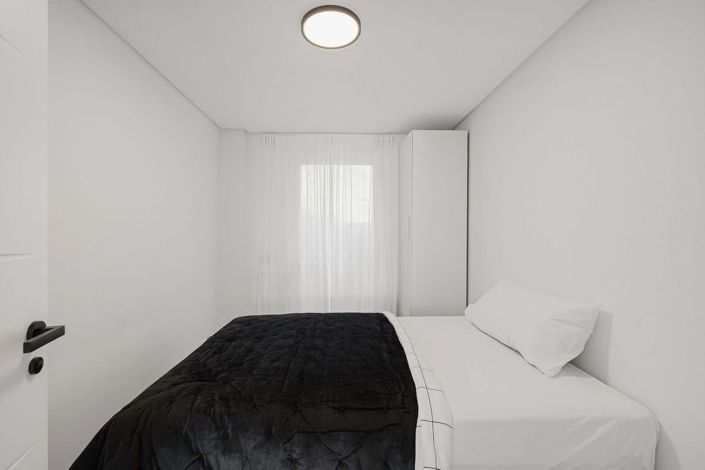 Image No.17-3 Bed Apartment for sale