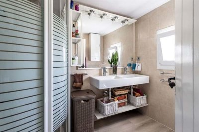 1447-653705-78d1f4f8b6655591b02d22fabb36a692d