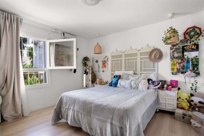 1447-653705-78d1f4f8b6655591b02d22fabb36a692d