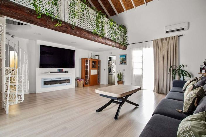 Image No.26-2 Bed Townhouse for sale