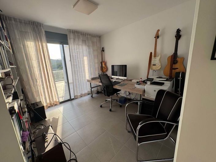 Image No.29-2 Bed Penthouse for sale