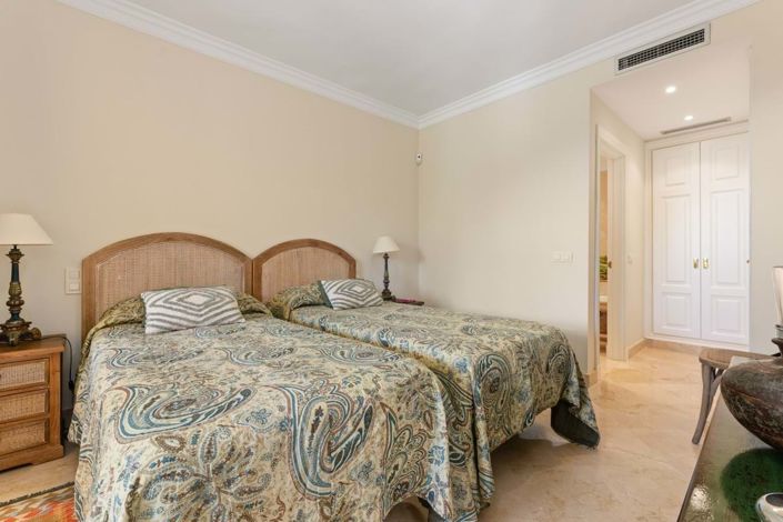 Image No.24-4 Bed Apartment for sale