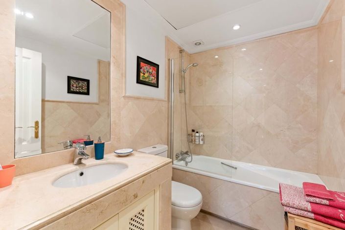 Image No.29-4 Bed Apartment for sale