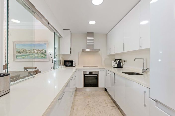 Image No.4-4 Bed Apartment for sale