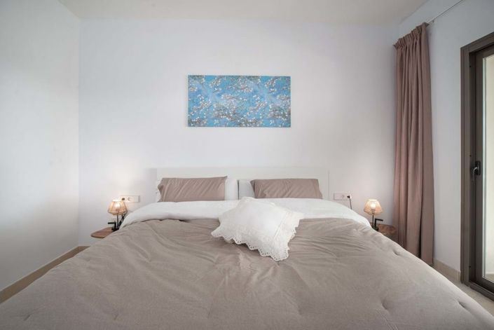 Image No.25-2 Bed Apartment for sale