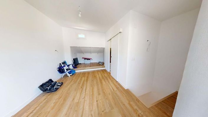 Image No.28-3 Bed Townhouse for sale