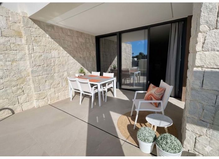 Image No.8-3 Bed Townhouse for sale