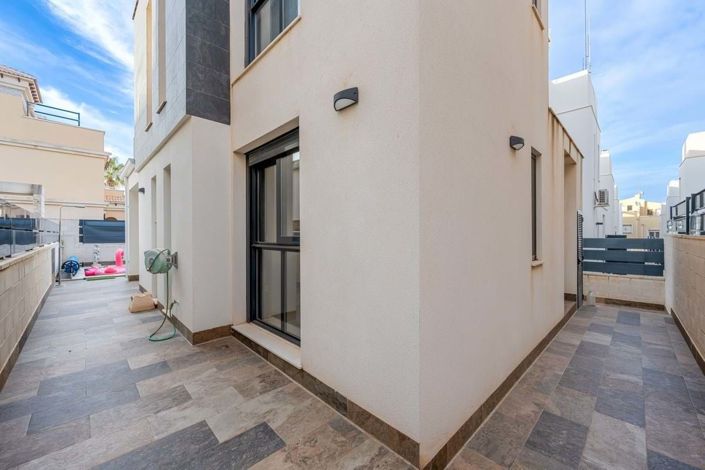 Image No.26-3 Bed Villa for sale