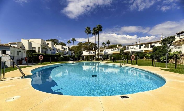 Image No.2-Maison de ville de 3 chambres à vendre à Estepona