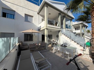 1447-653869-78d1f4f8b6655591b02d22fabb36a692d