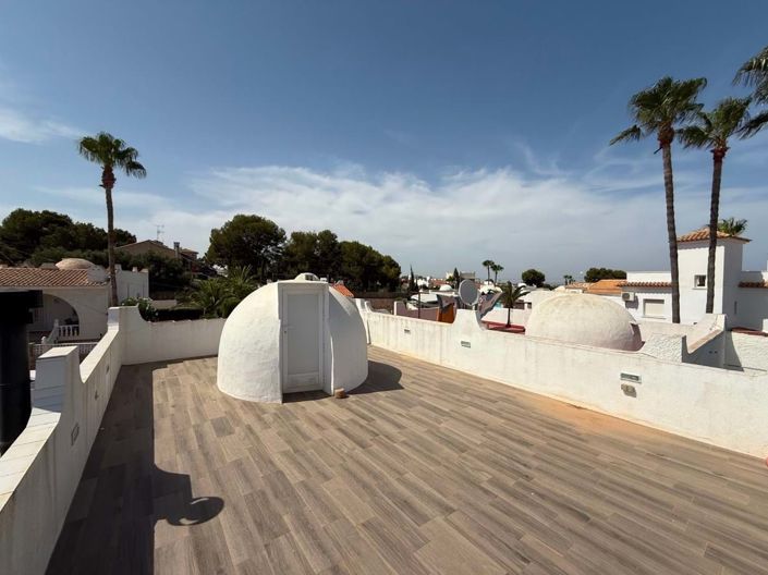 Image No.4-2 Bed Villa for sale