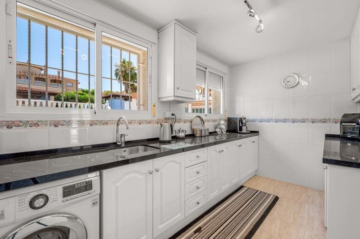 Image No.29-4 Bed Villa for sale