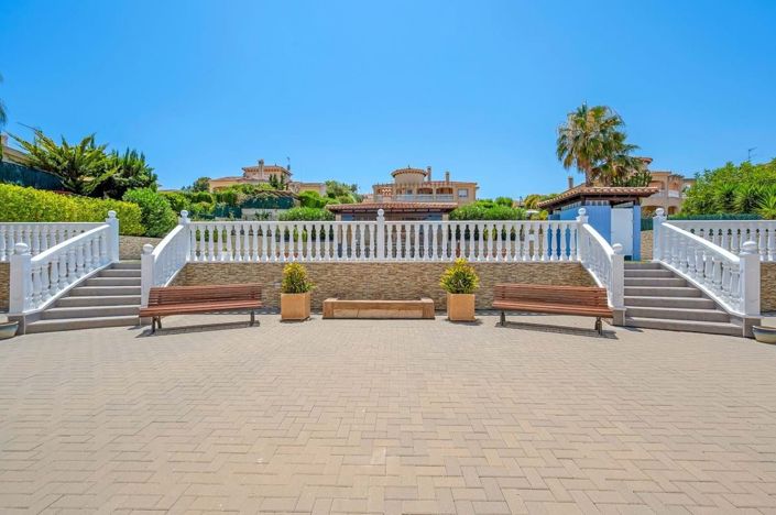 Image No.4-4 Bed Villa for sale