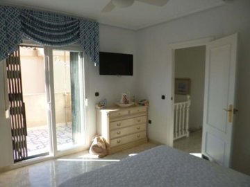 1447-653874-78d1f4f8b6655591b02d22fabb36a692d