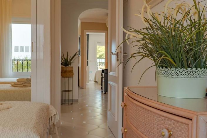 Image No.30-3 Bed Apartment for sale